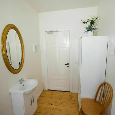 Central Guesthouse Reykjavik 2* רייקיאוויק