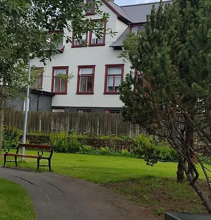 Guest house Central Guesthouse Reykjavik 2*