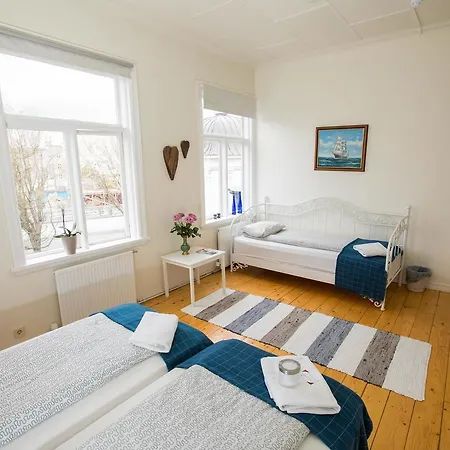 Central Guesthouse Reykjavik Guest house 2*
